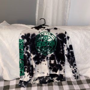 women’s small boston celtics sweatshirt